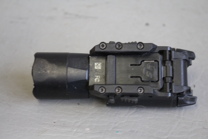 **POLICE TRADE** SUREFIRE X300 ULTRA WEAPONS LIGHT