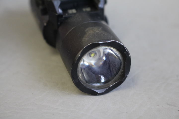 **POLICE TRADE** SUREFIRE X300 ULTRA WEAPONS LIGHT